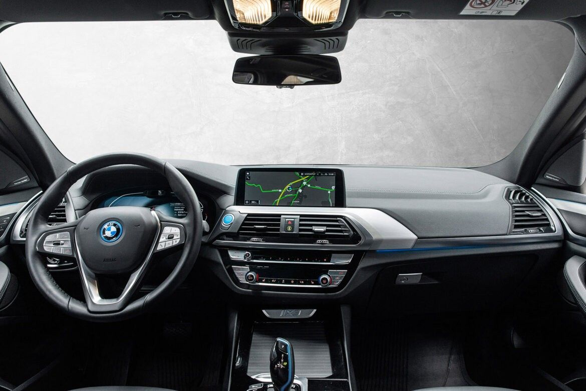 BMW iX3