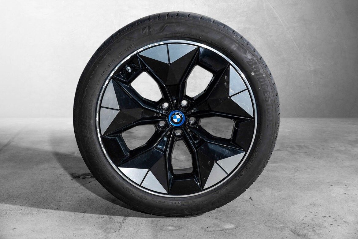 BMW iX3