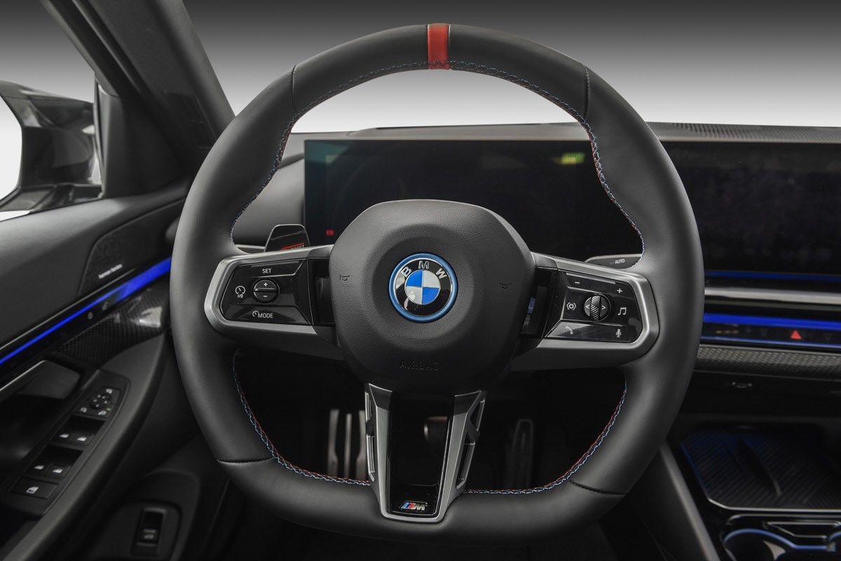 BMW i5 M60