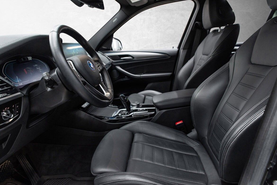 BMW iX3