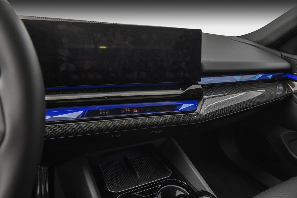 BMW i5 M60