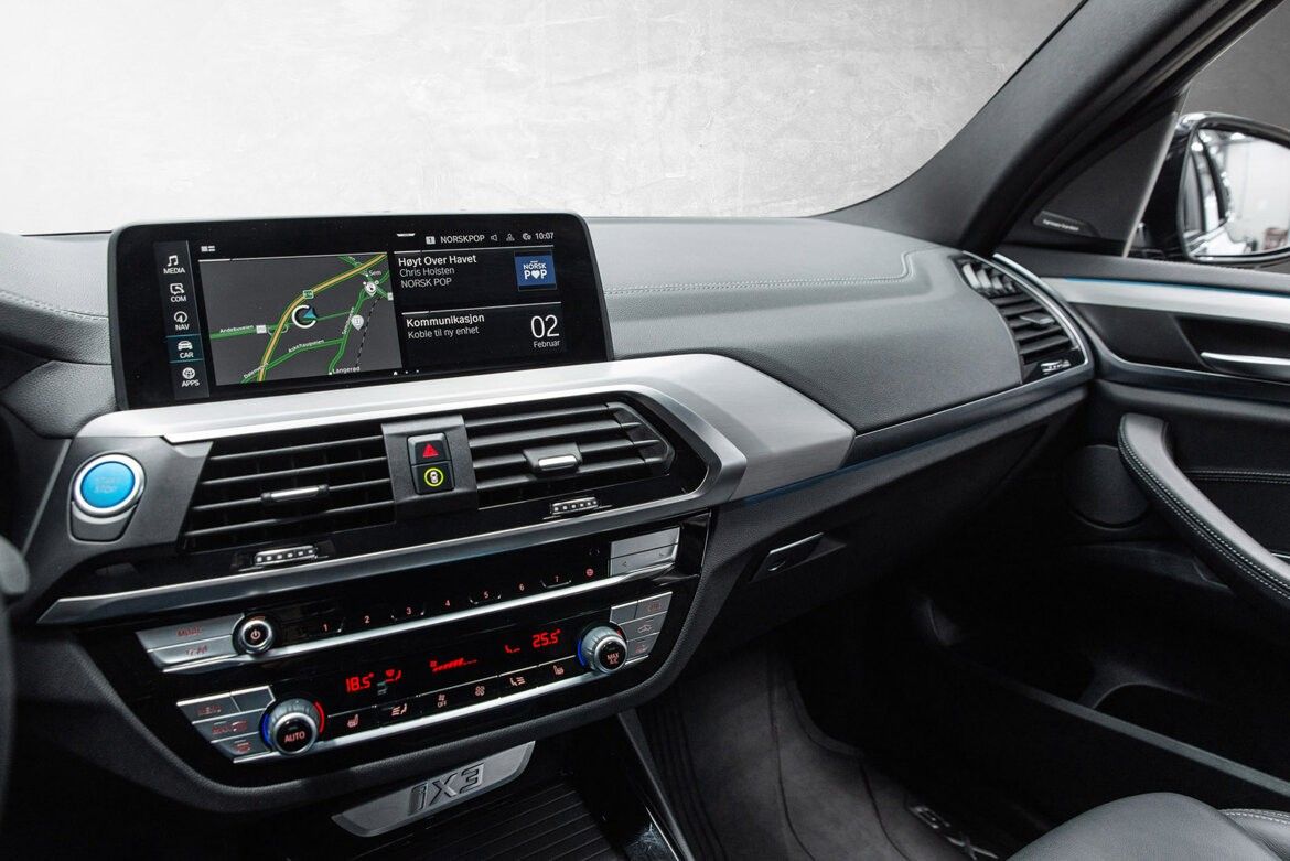 BMW iX3