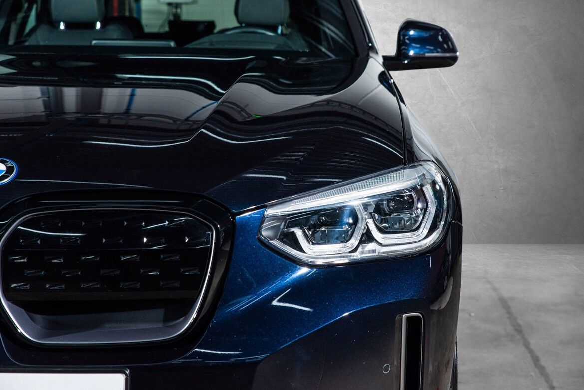 BMW iX3