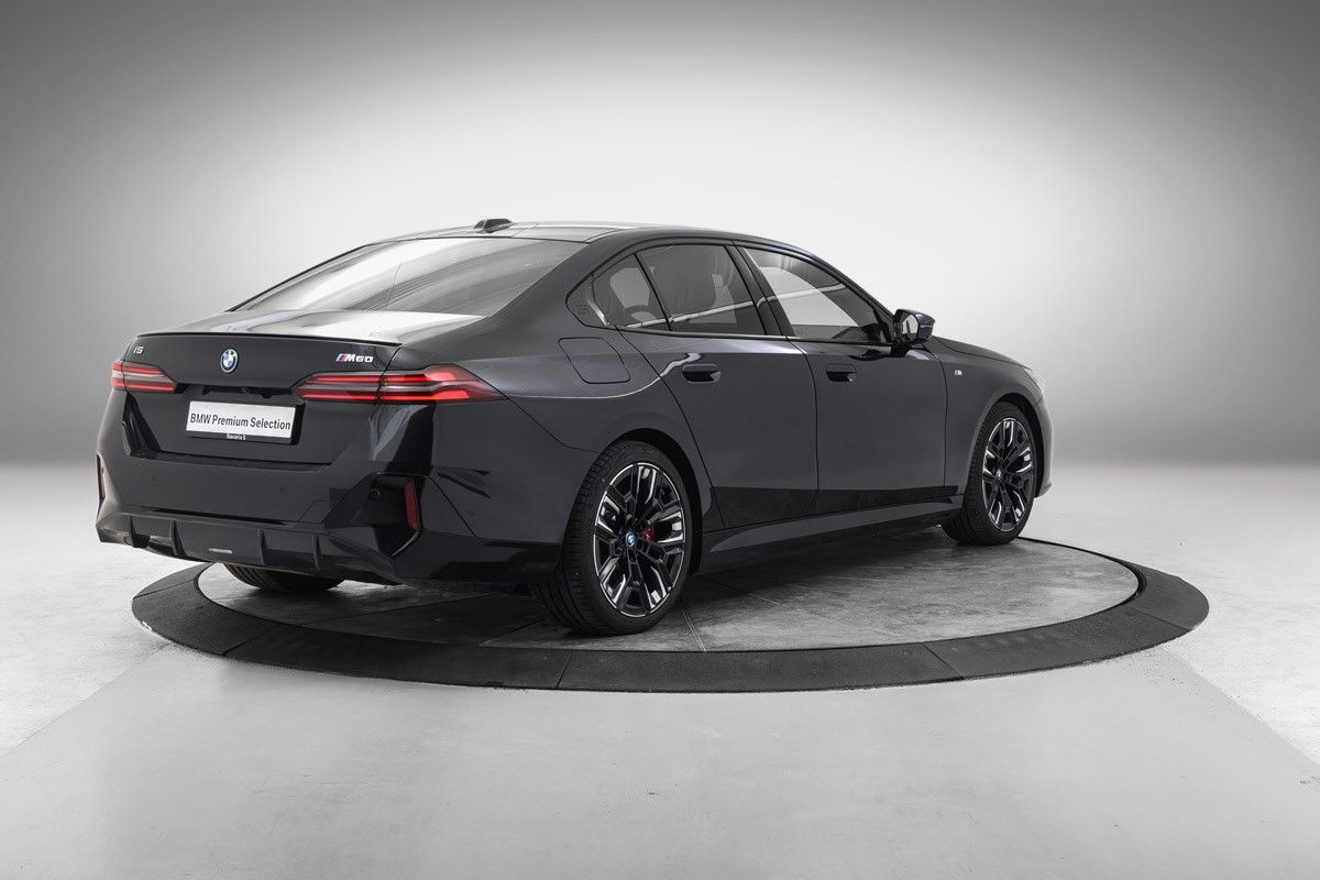 BMW i5 M60