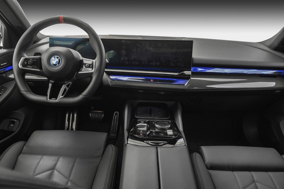 BMW i5 M60