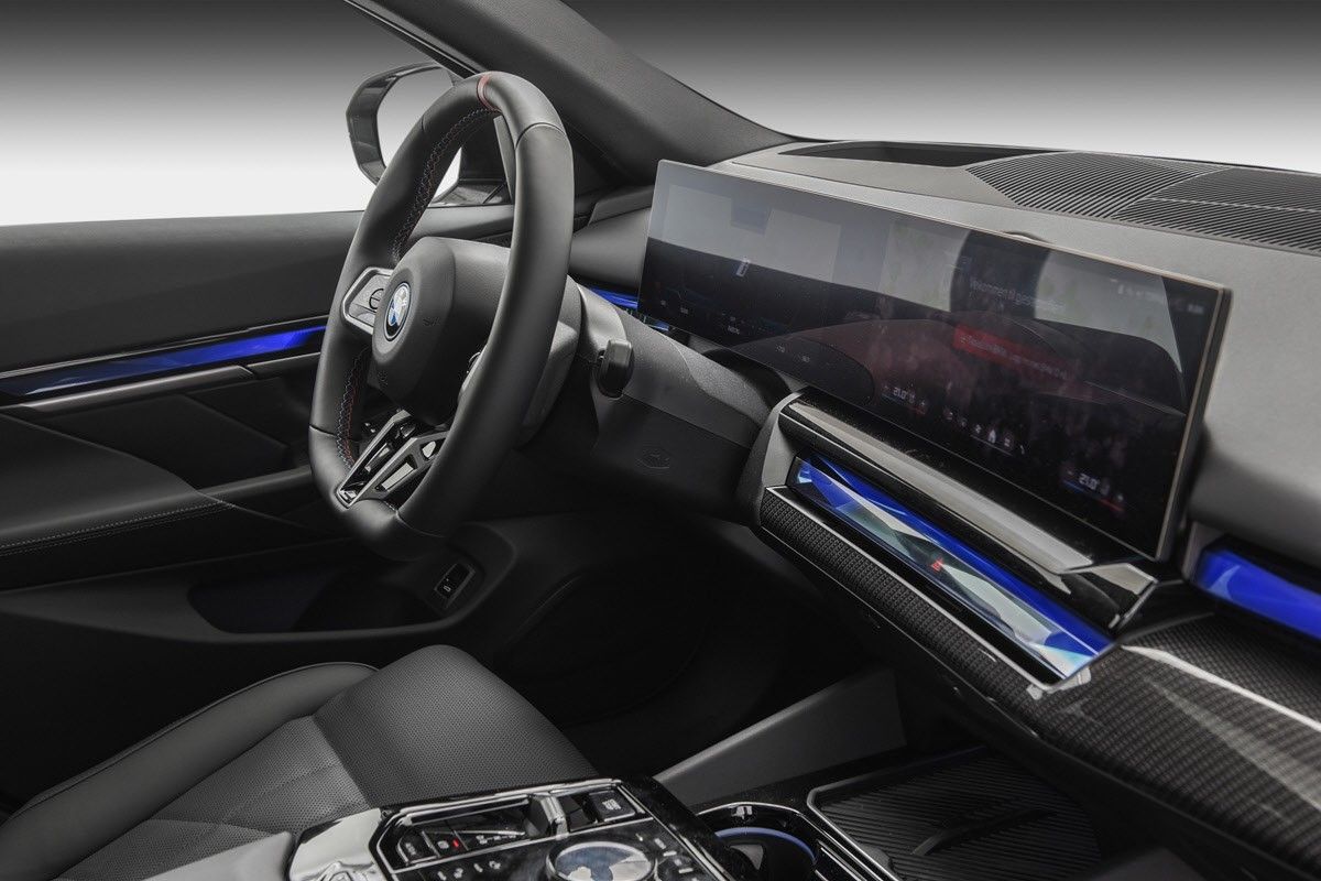 BMW i5 M60