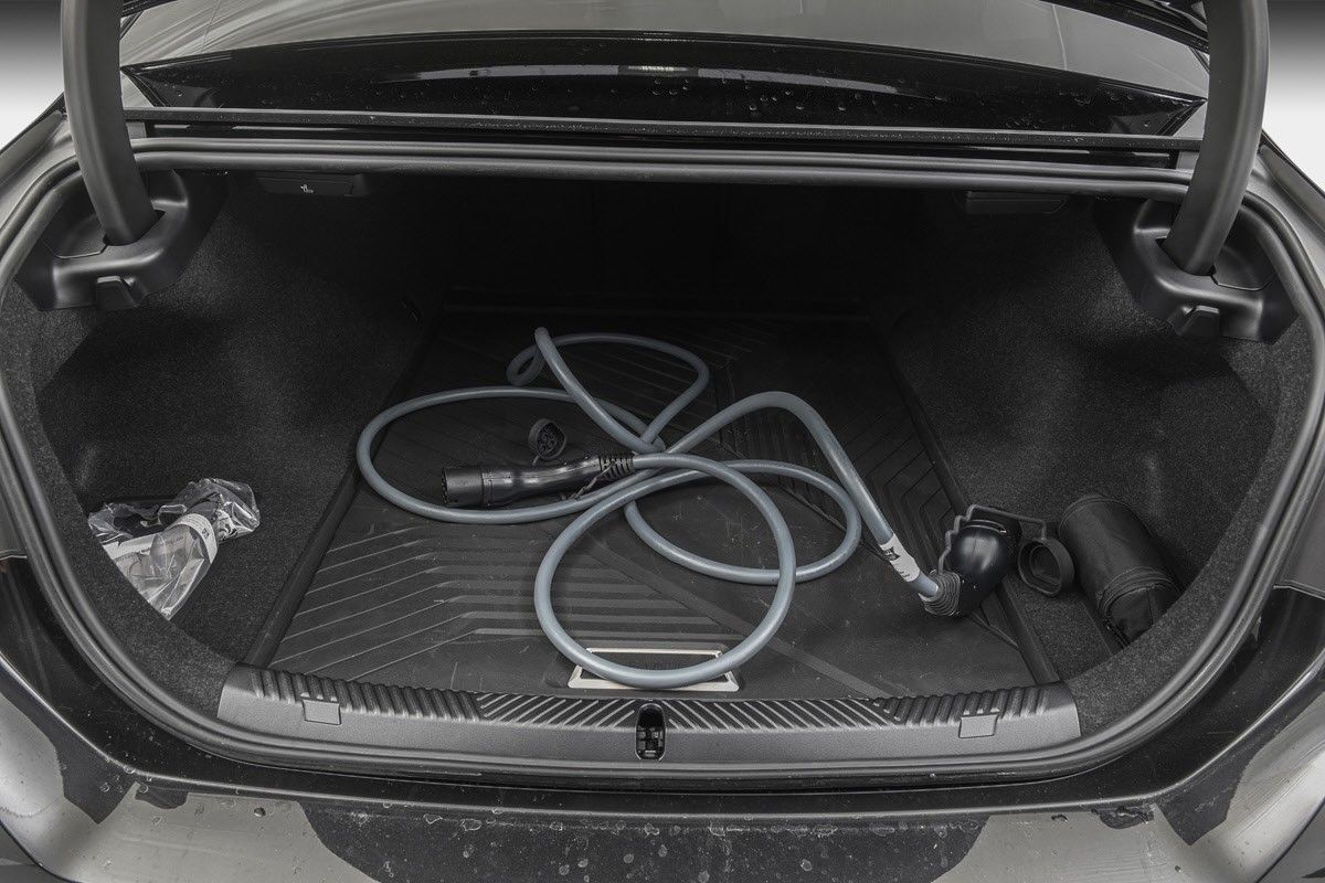 BMW i5 M60