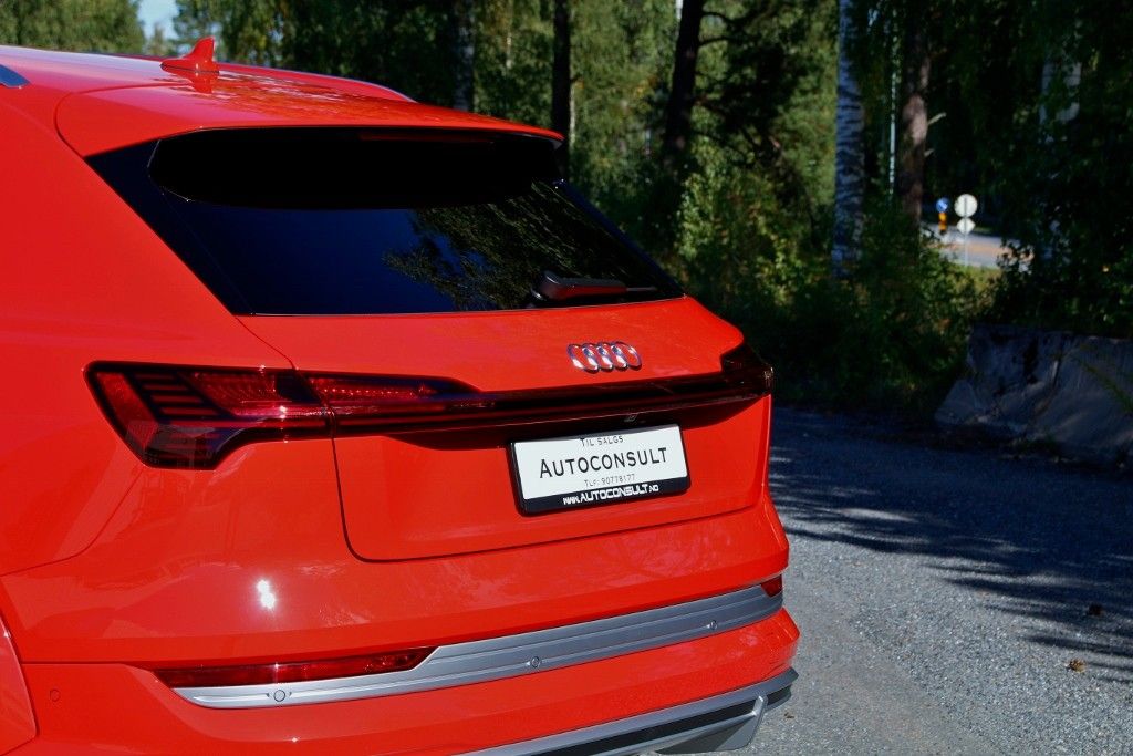 Audi e-tron