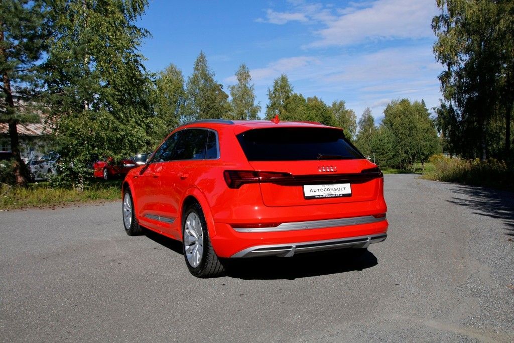 Audi e-tron