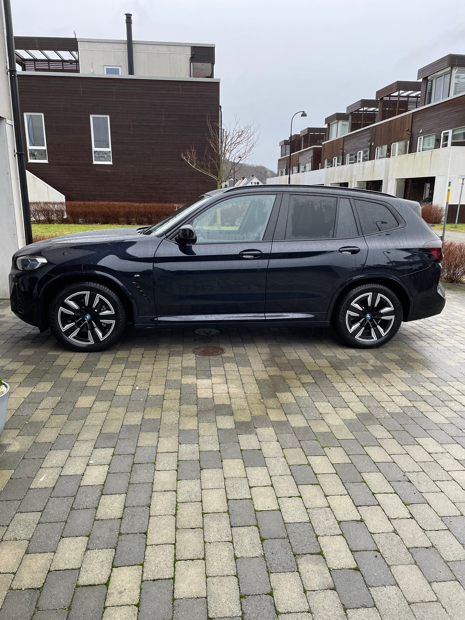 BMW iX3