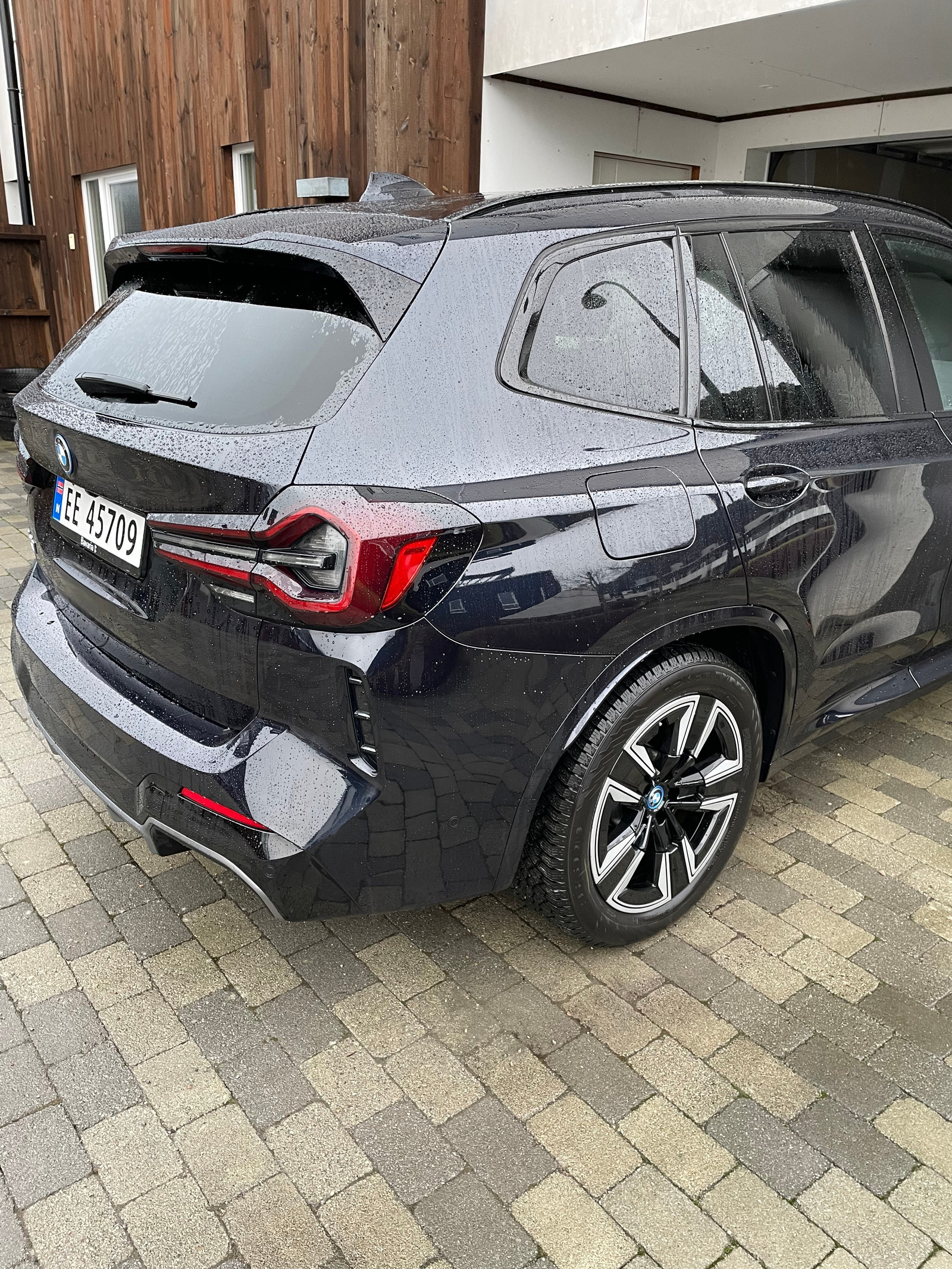 BMW iX3