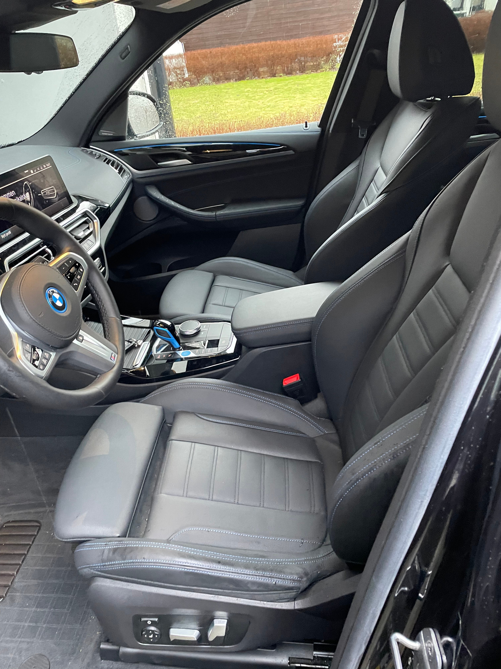 BMW iX3