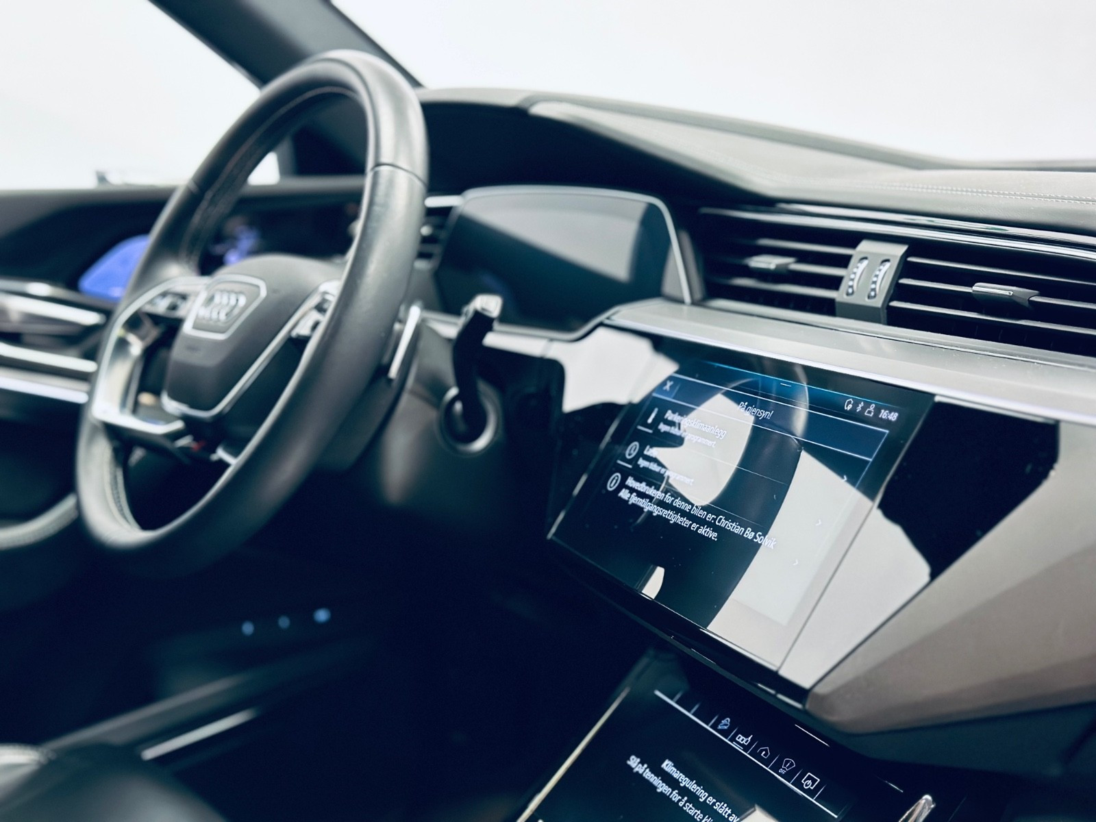 Audi e-tron