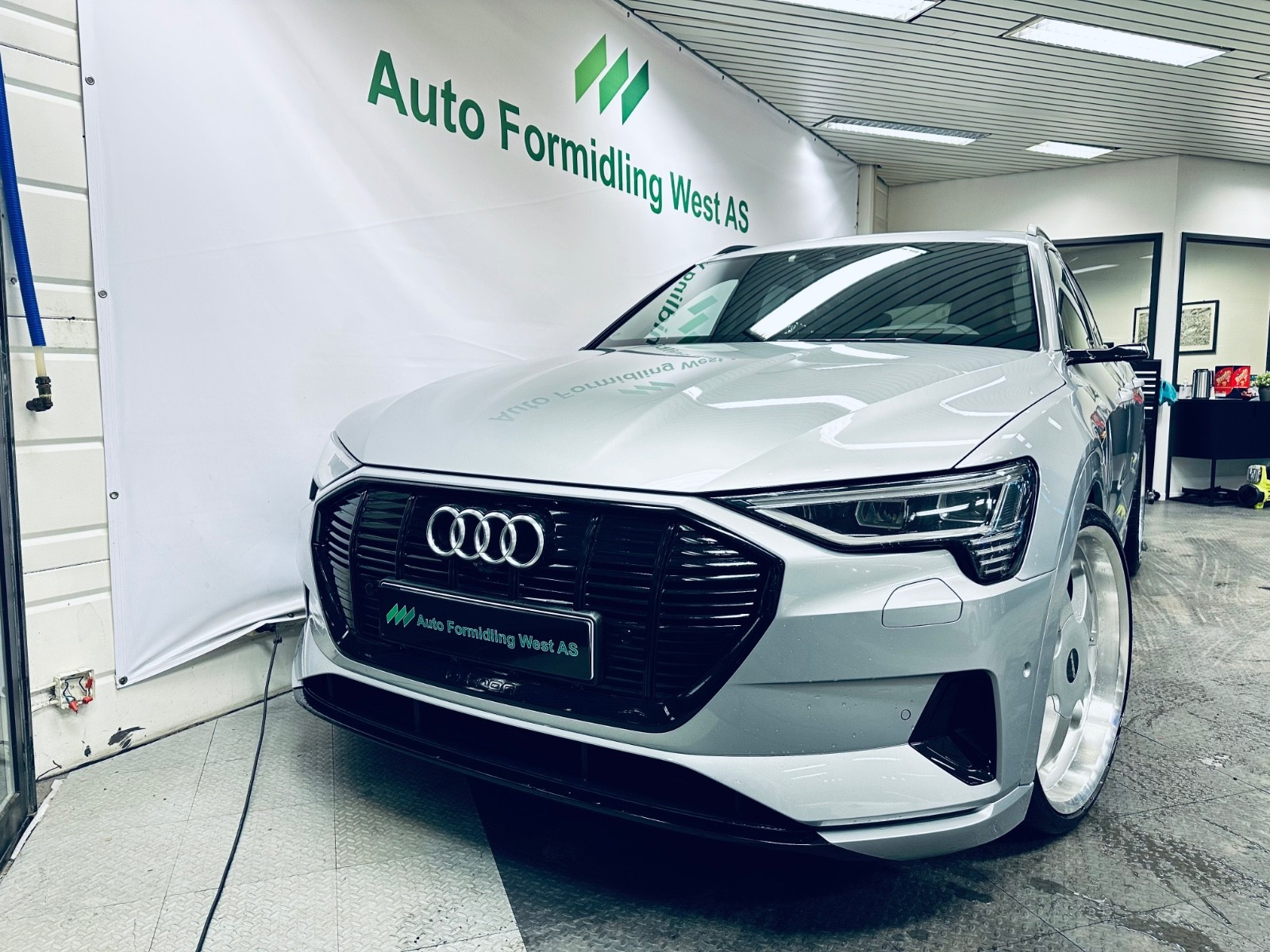 Audi e-tron