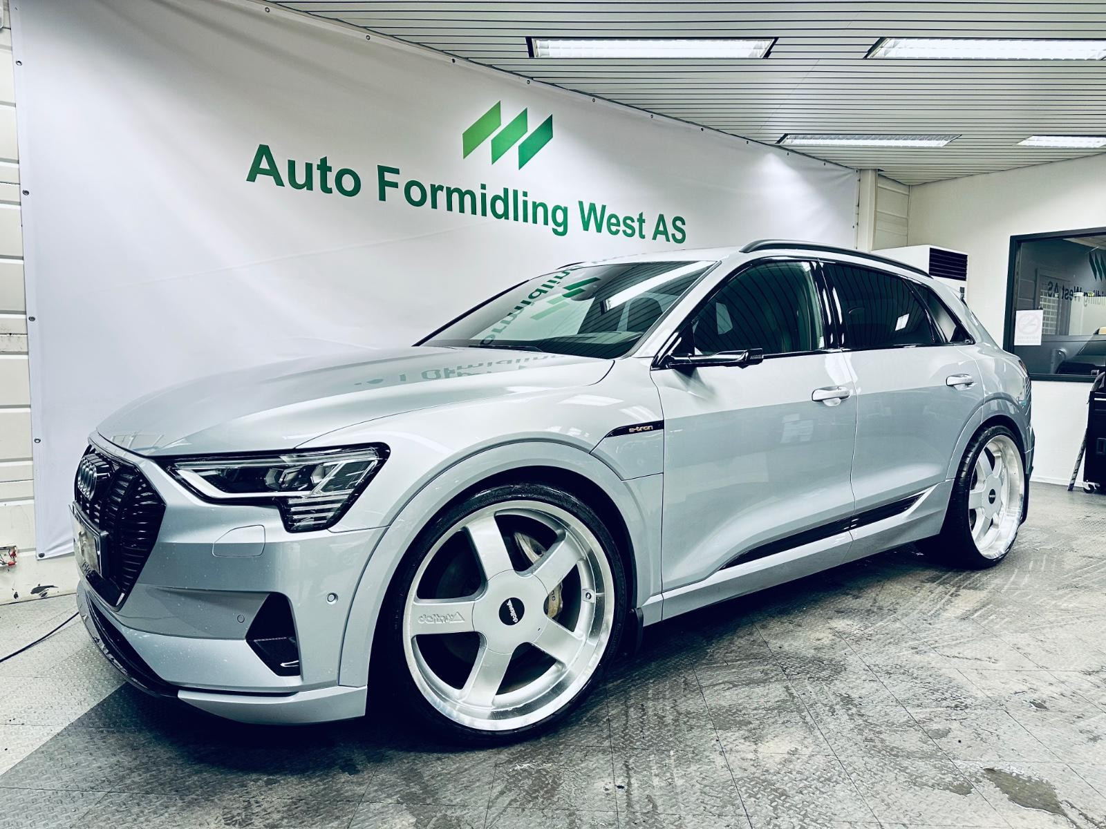 Audi e-tron