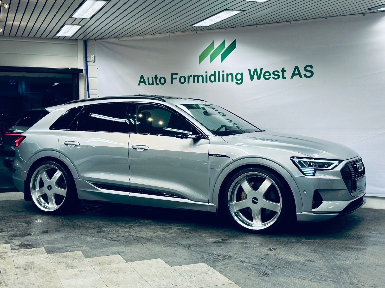Audi e-tron