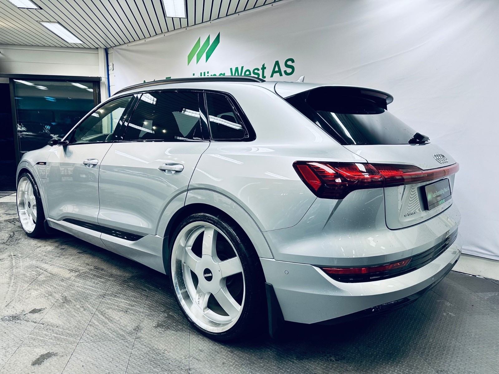 Audi e-tron