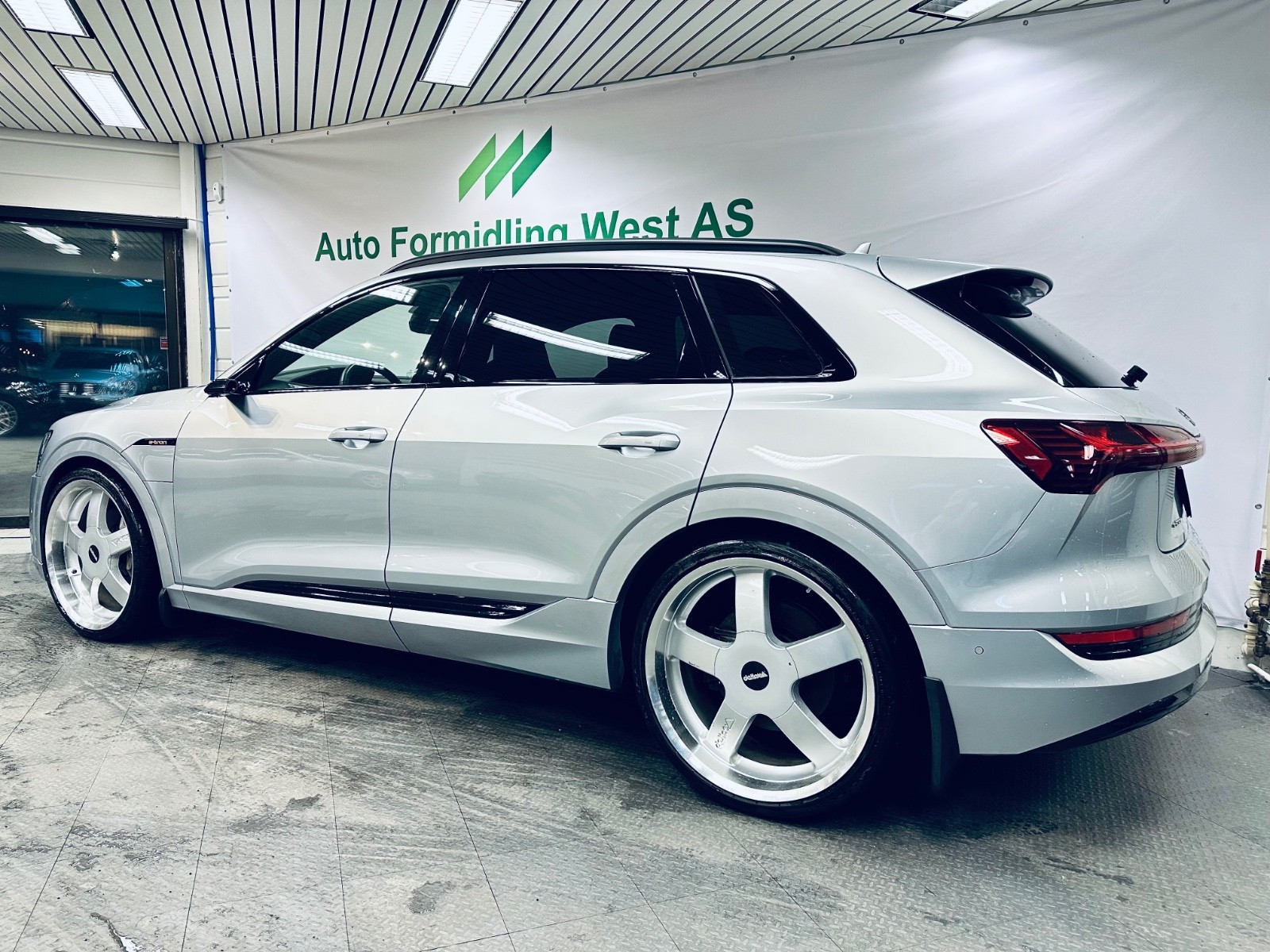 Audi e-tron