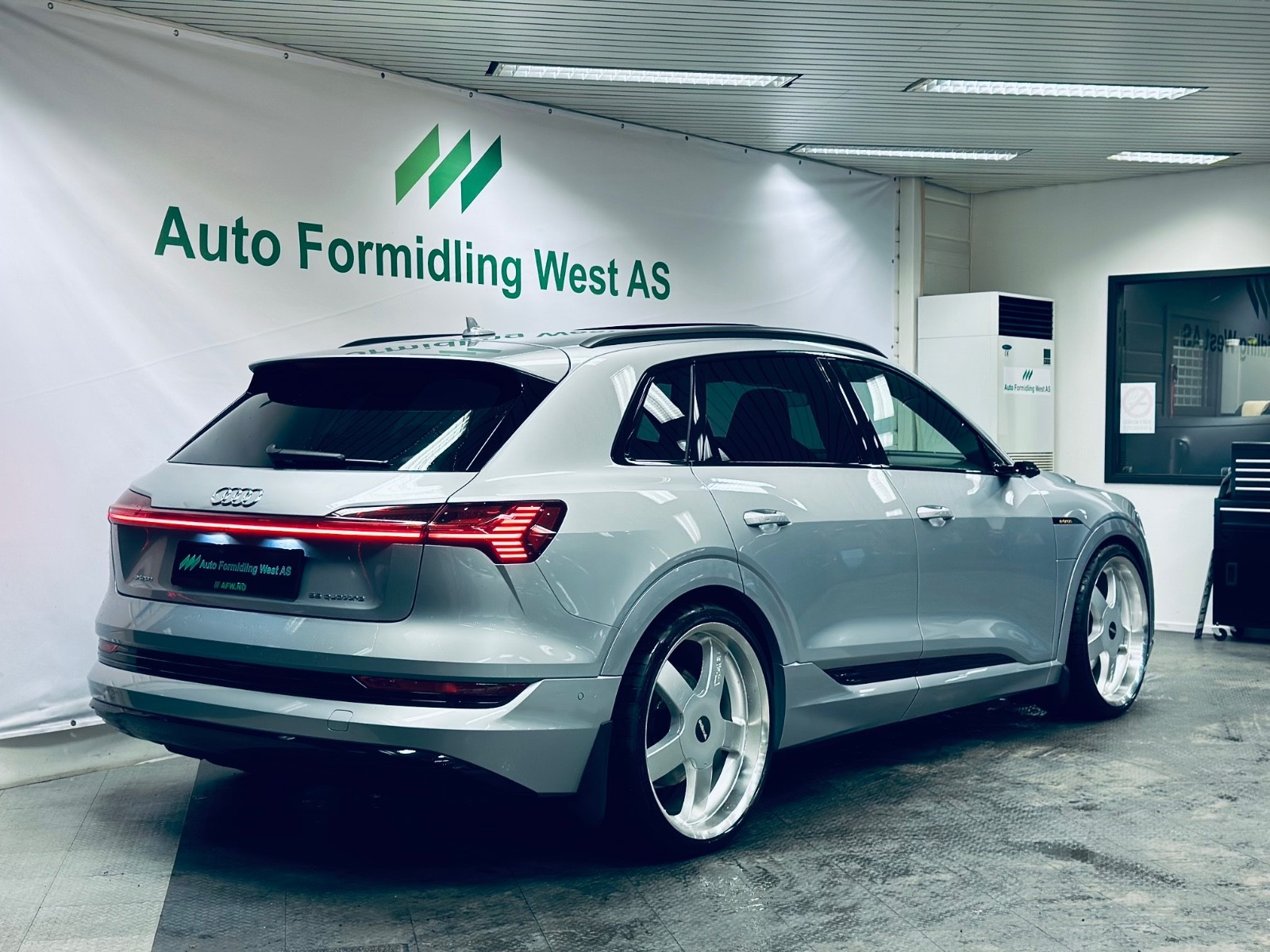 Audi e-tron
