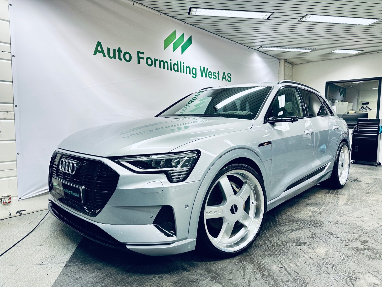 Audi e-tron