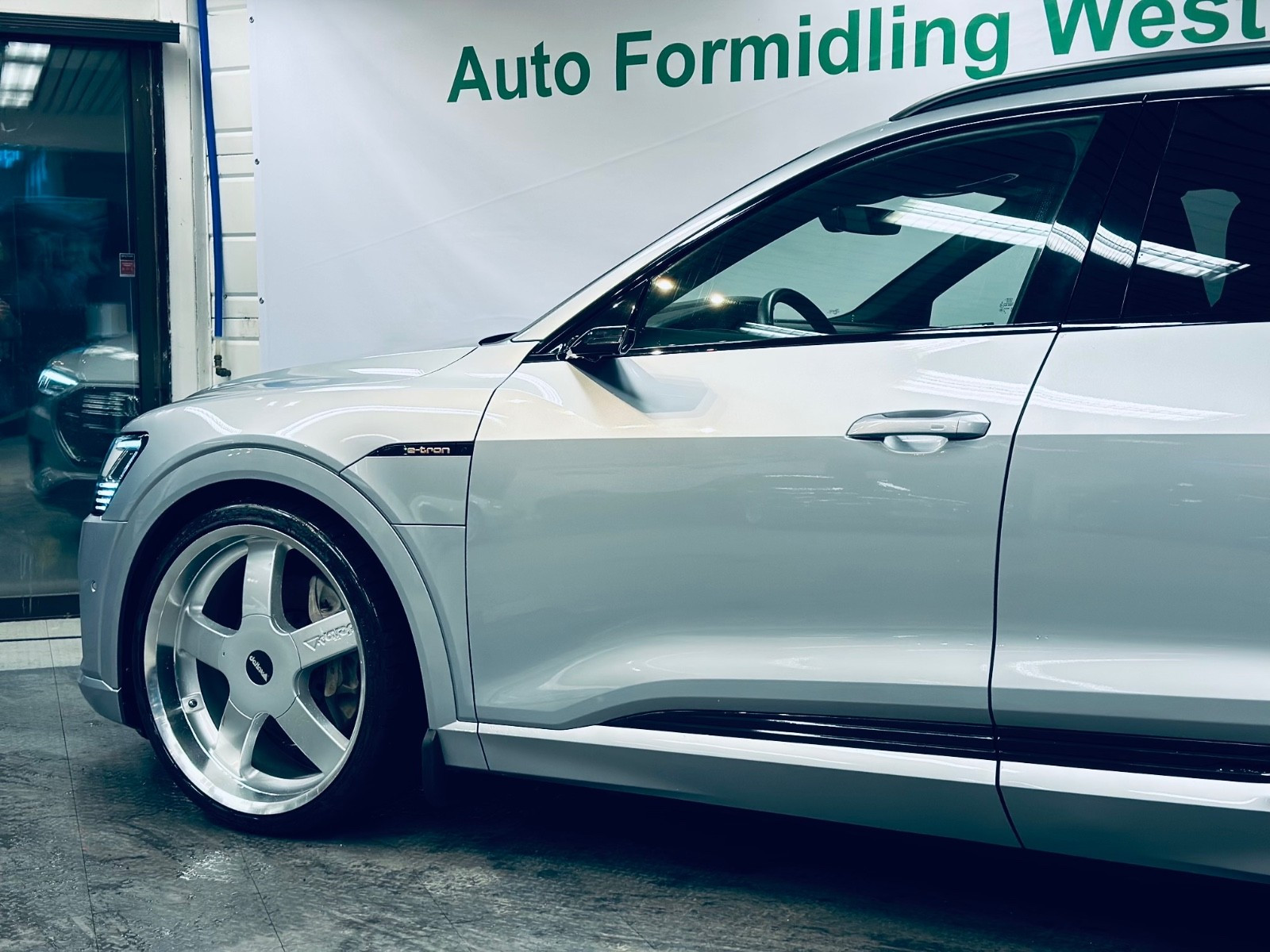 Audi e-tron