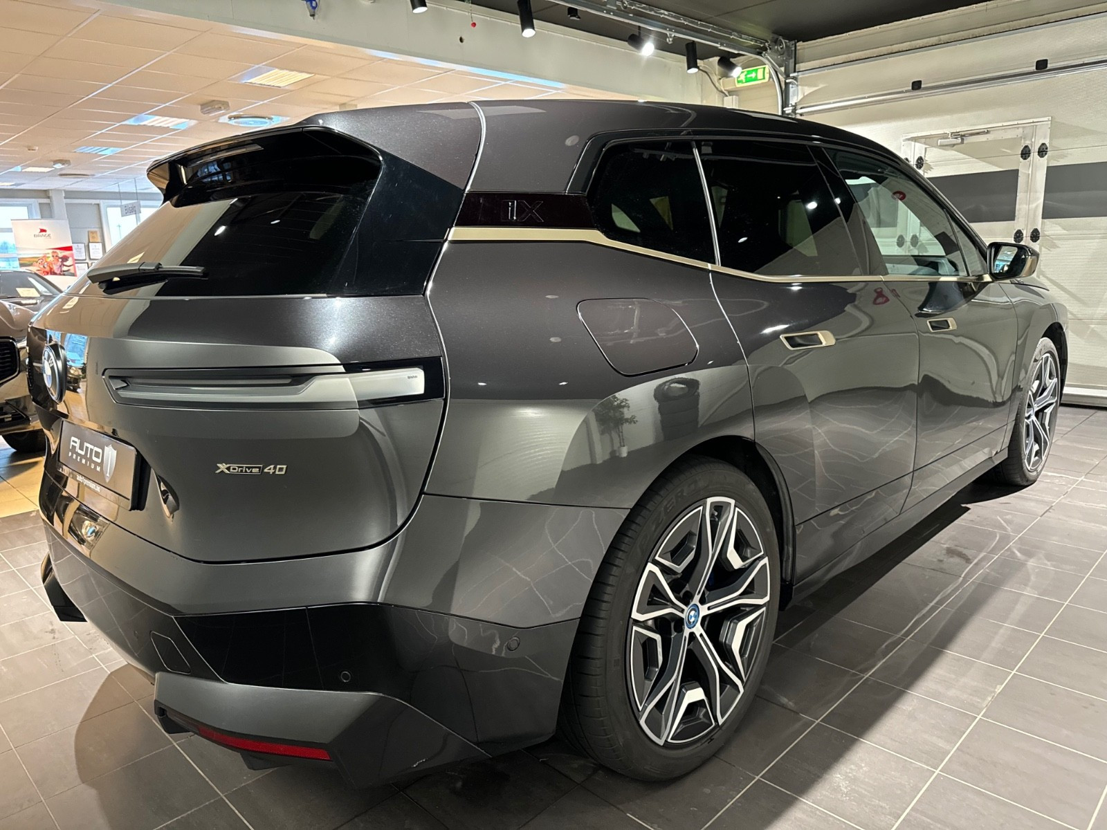 BMW iX xDrive 40