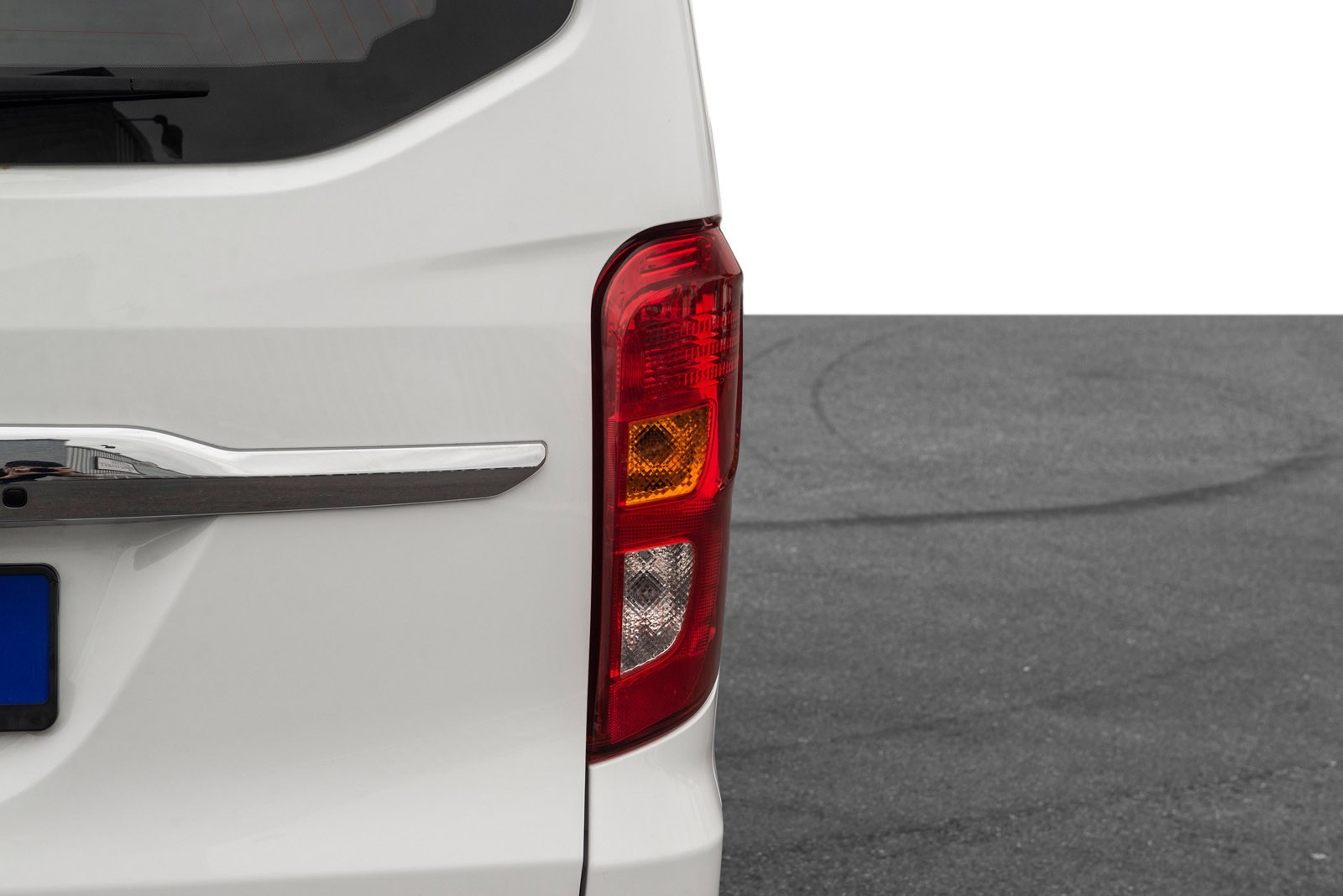 BYD T3