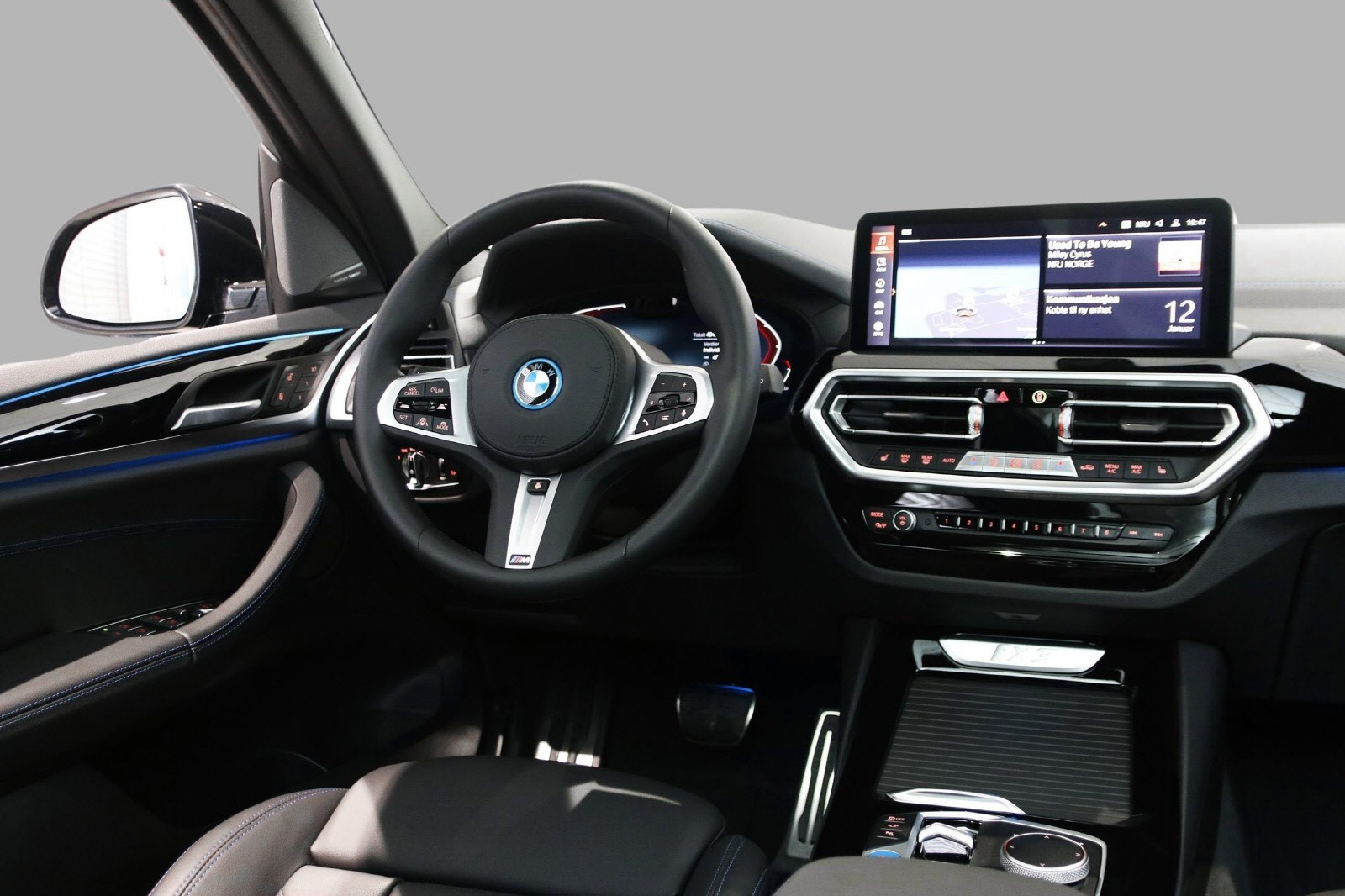 BMW iX3