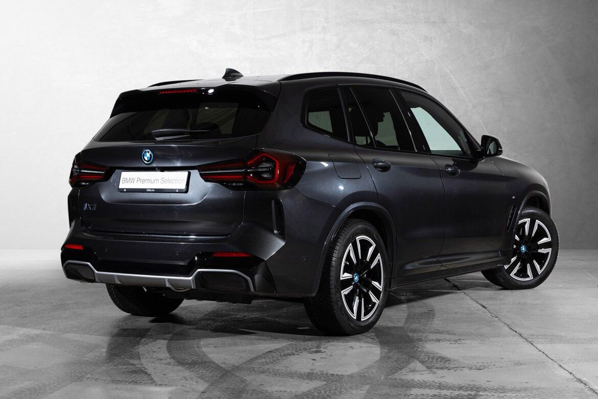 BMW iX3