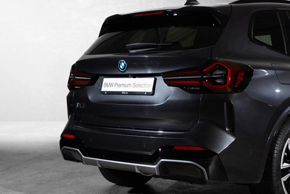 BMW iX3
