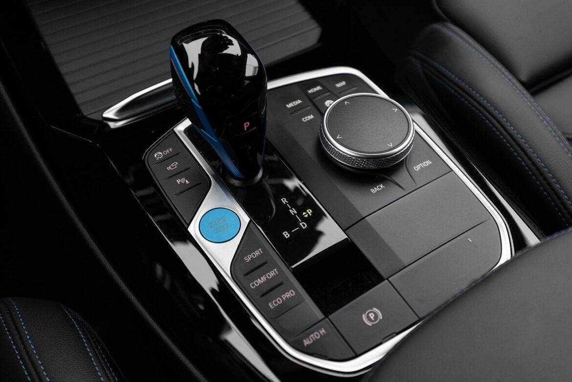 BMW iX3