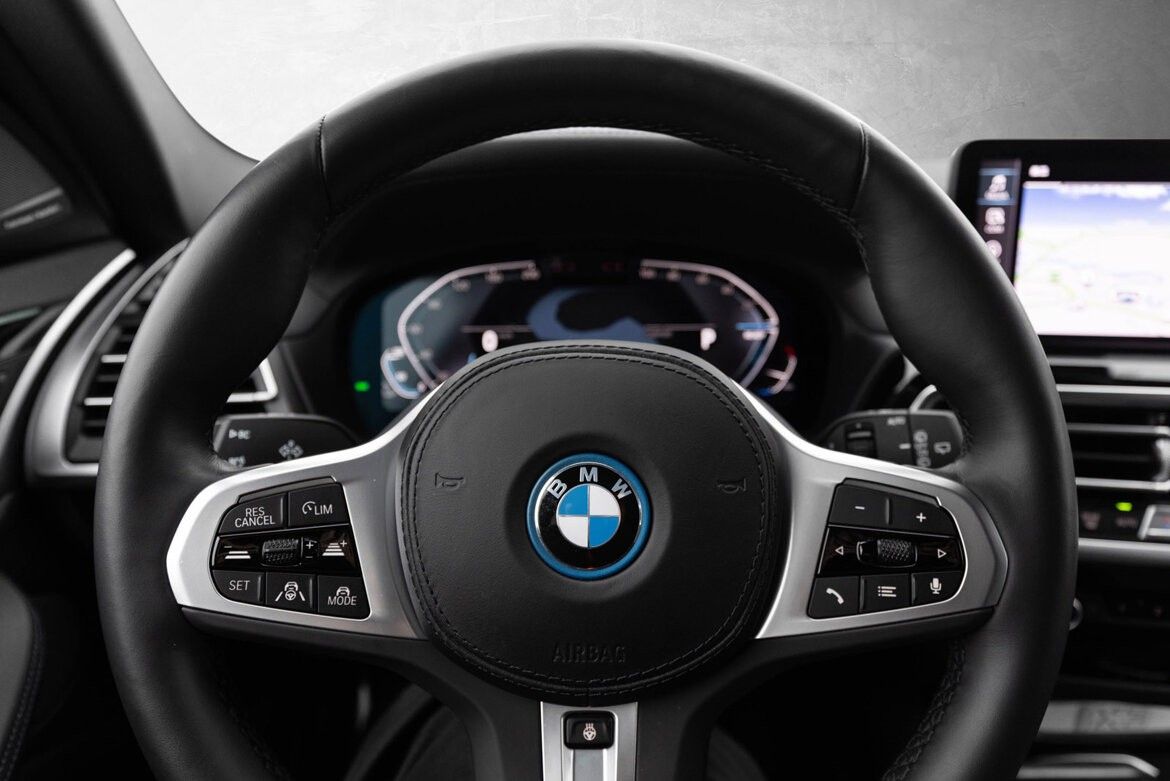 BMW iX3