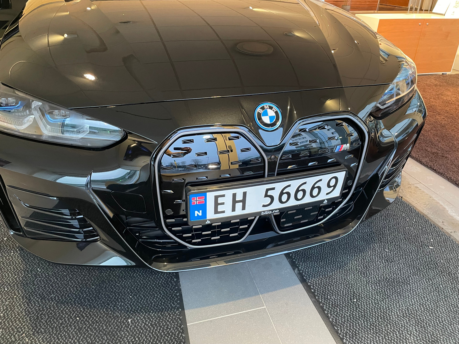 BMW i4 M50