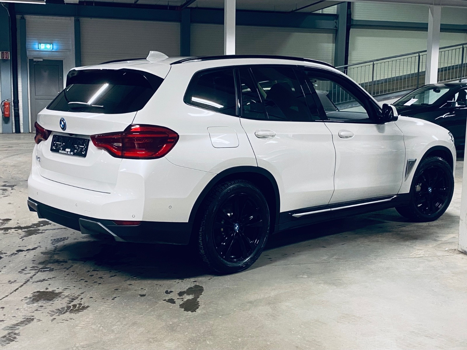 BMW iX3