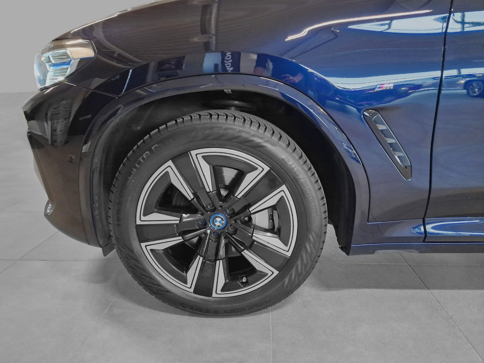 BMW iX3