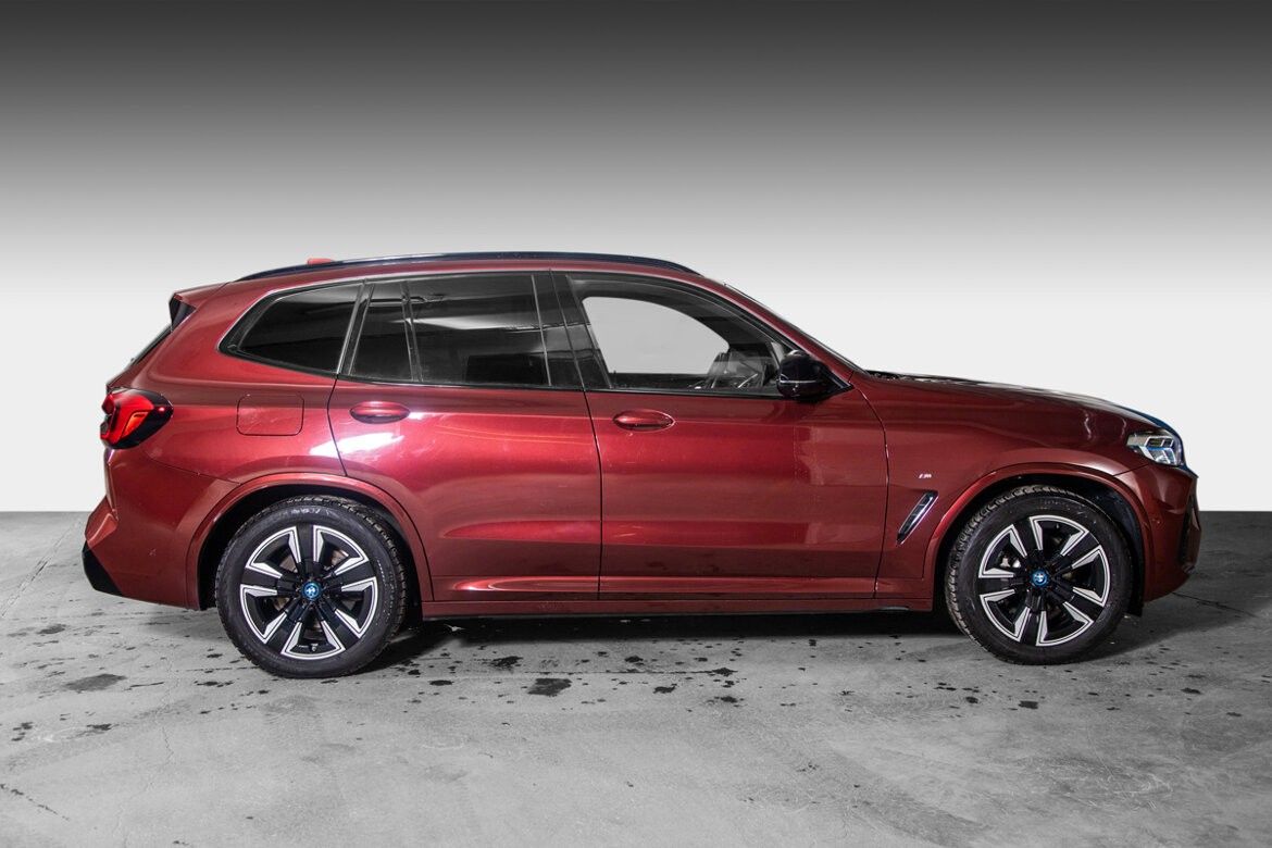 BMW iX3