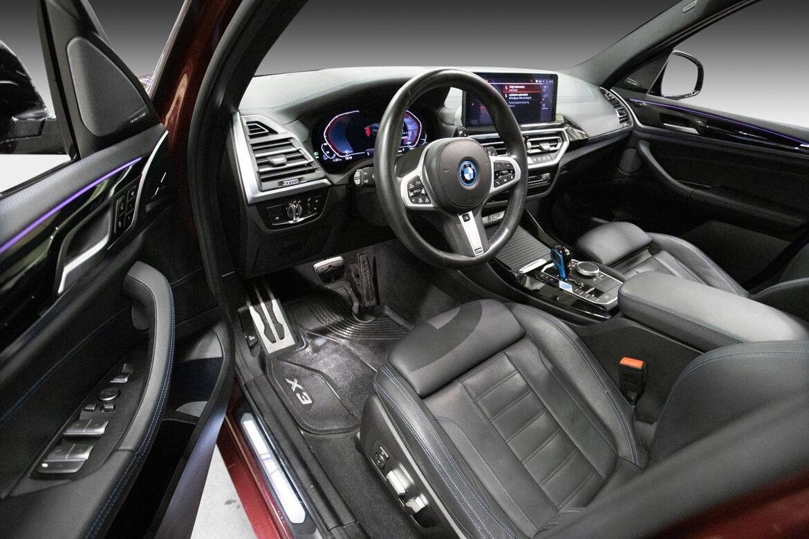 BMW iX3