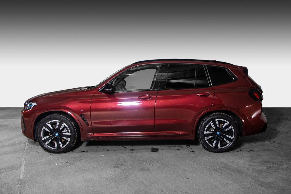 BMW iX3