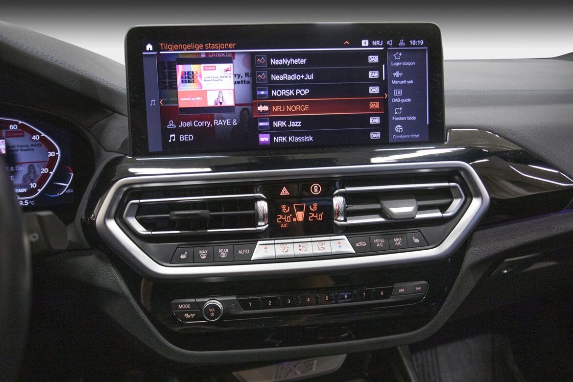 BMW iX3