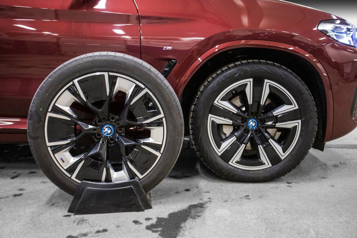 BMW iX3