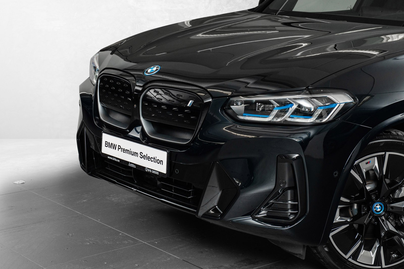 BMW iX3
