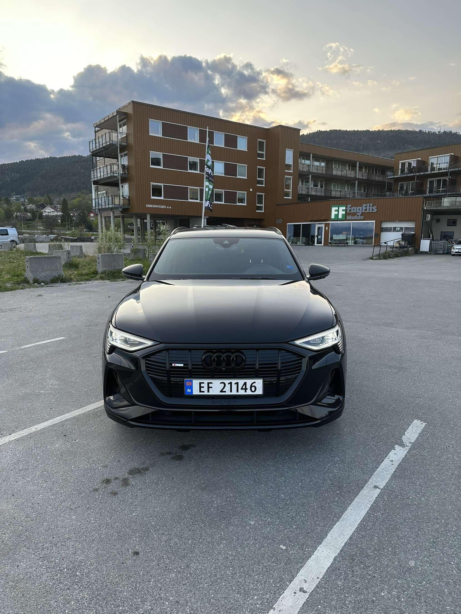 Audi e-tron