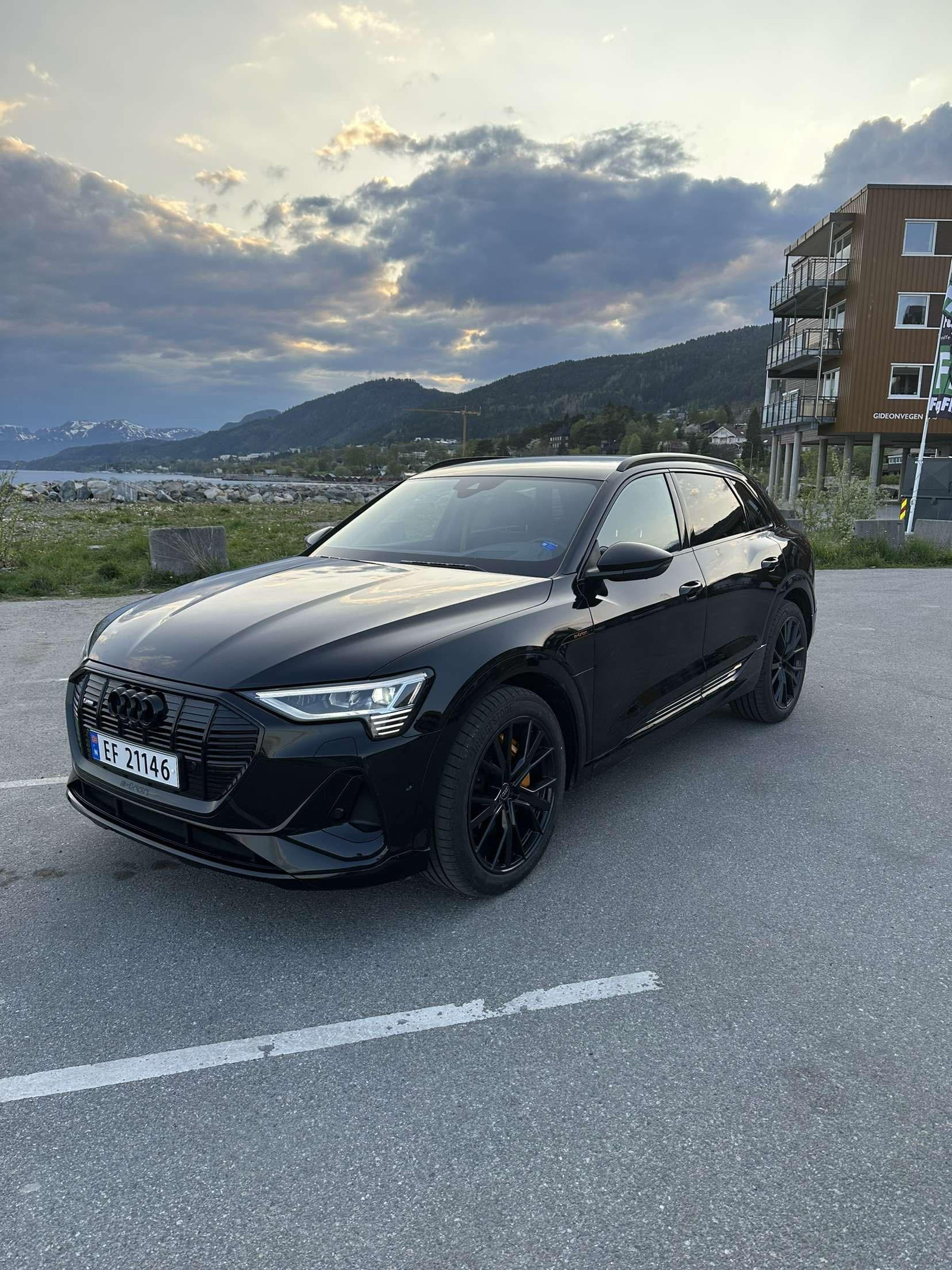 Audi e-tron