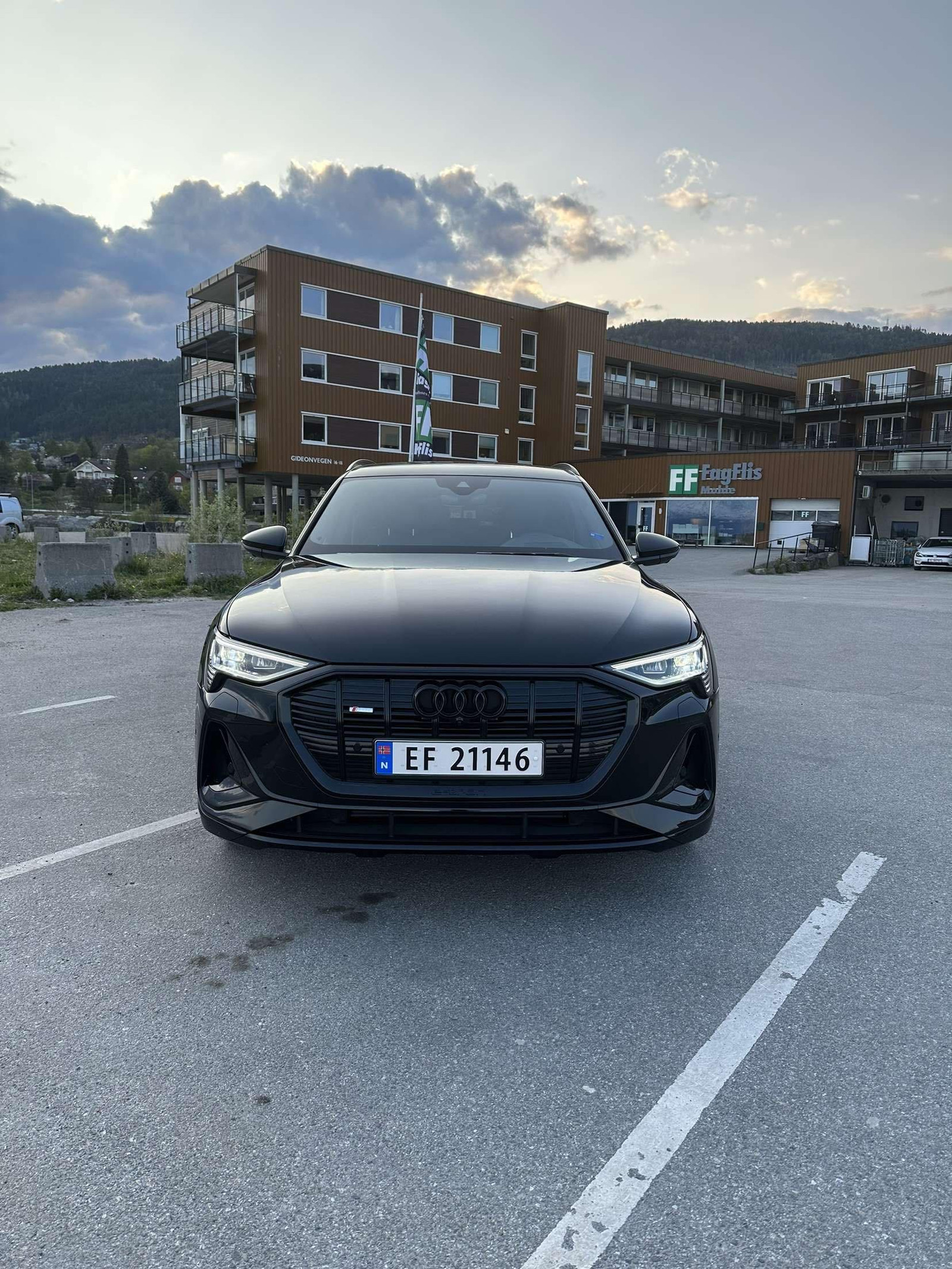 Audi e-tron
