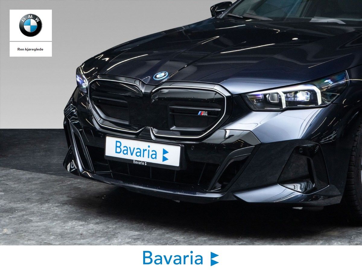 BMW i5 M60