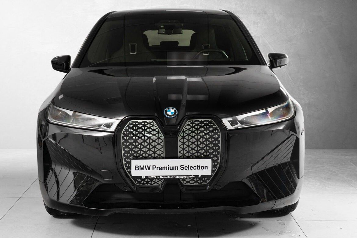 BMW iX M60