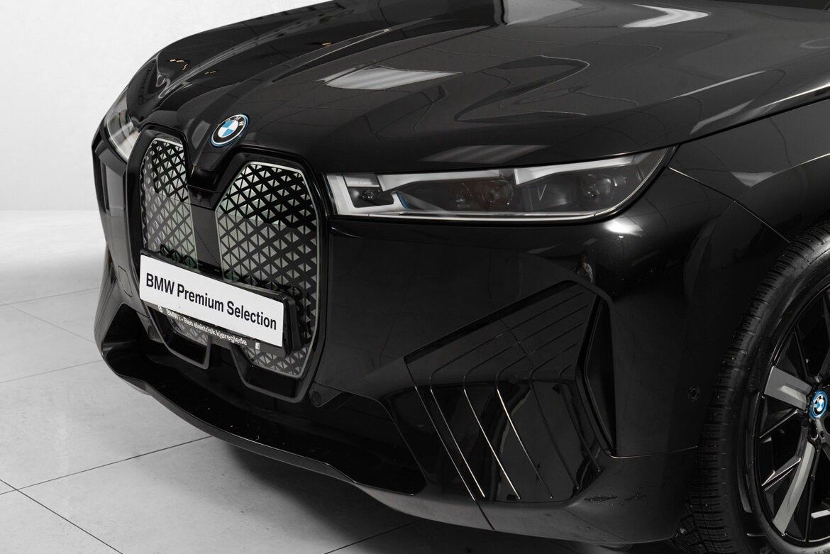 BMW iX M60