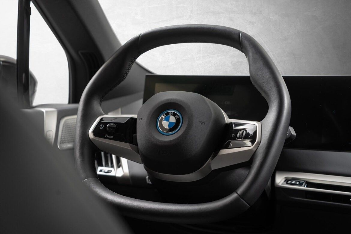 BMW iX M60