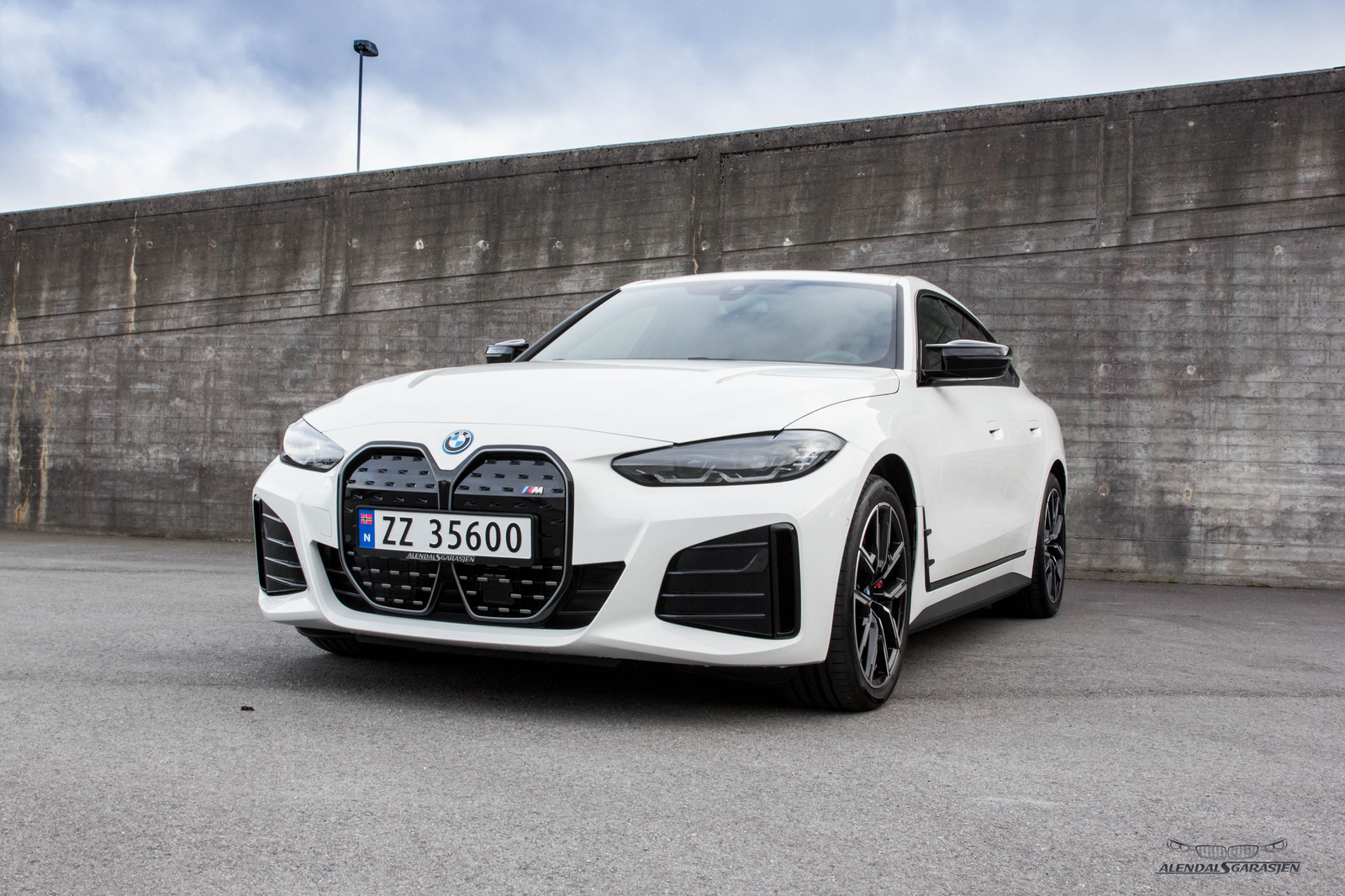 BMW i4 M50