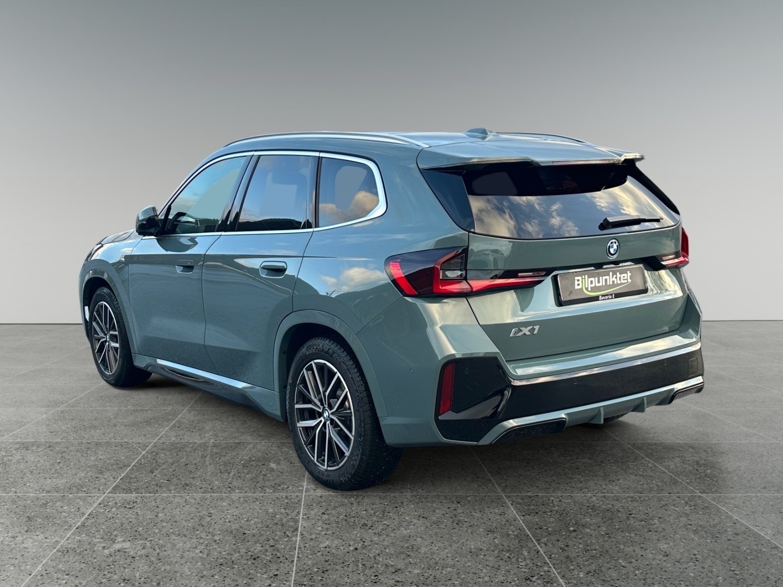 BMW iX1